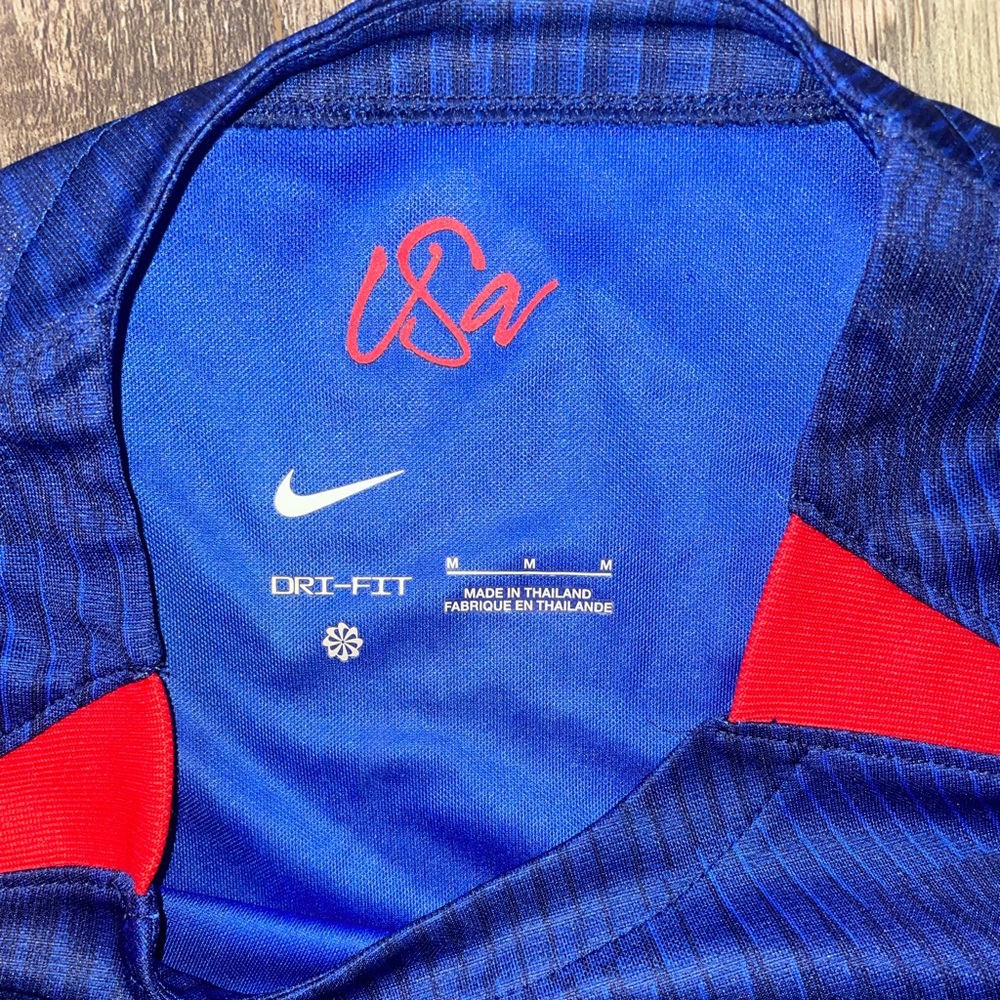 Women’s team usa soccer jersey size medium